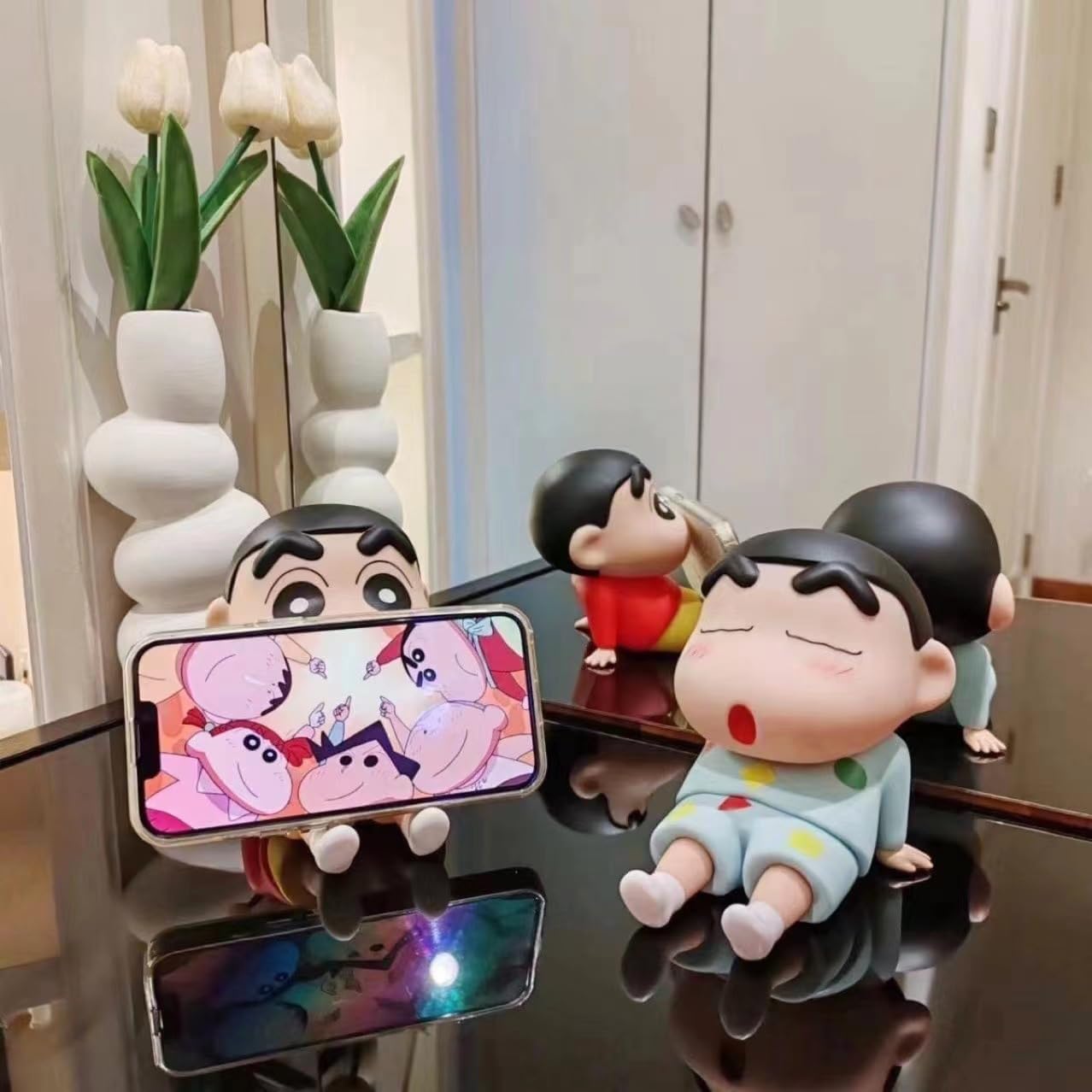 Cute Shinchan Anime Figure in Sitting Pose, Phone Holder, Cartoon Toy, PVC Action Figure, Best Gift for Shinchan Fans