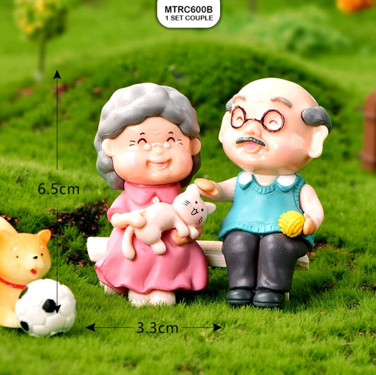 Miniature Model Couple & Bench 1 Set